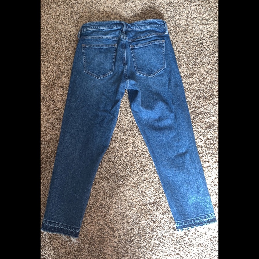 Straight Leg Cropped Jeans